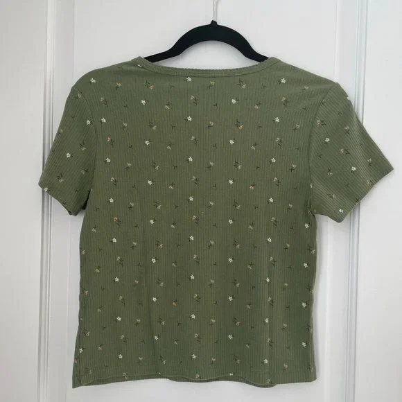 Old Navy Soft Green Floral Top - Picture 2 of 4